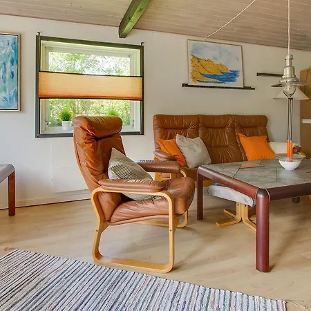 Three-bedroom Holiday In * Hals